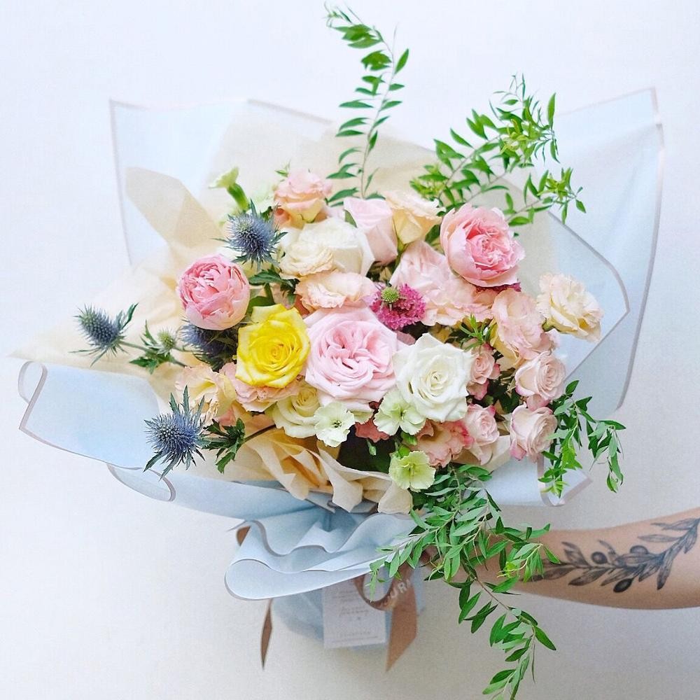 premium-quality-flower-wrapping-paper-golden-rim-waterproof-24-24-inch-20.jpg