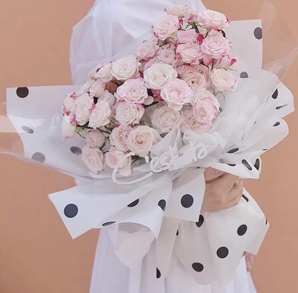 tissue-paper-for-flowers-flower-floristic-wrapping-packaging-florist-boxes-white-hearts-valentines-black-pink-valentine-design-heart-polka-dot-6.jpg