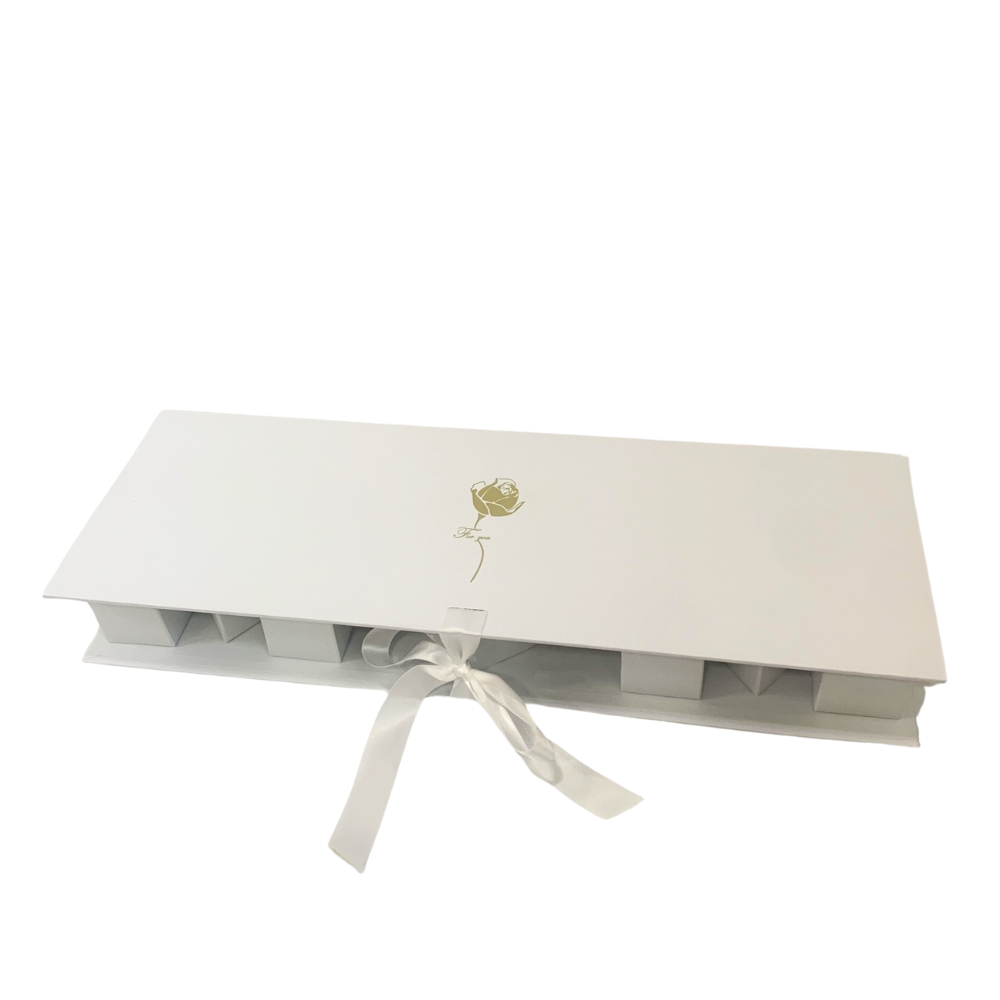 mom-box-white-color-for-flowers-strawberries-chocolates-new-mothers-day-gift-arrangement-personalised-cajas-florales-roses