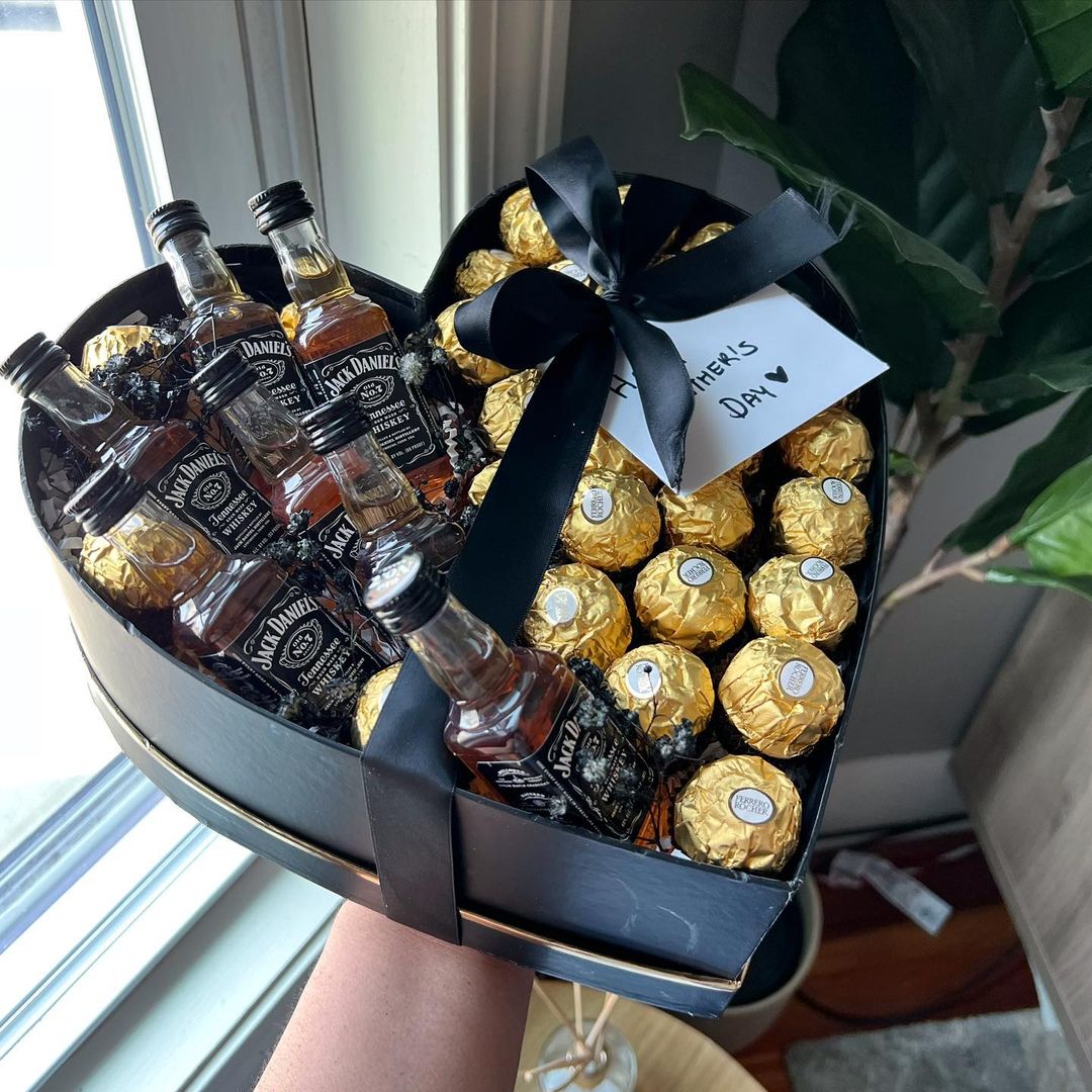 Set of 3, Heart Shaped Flower/Gift Boxes with Plastic Liner | W964