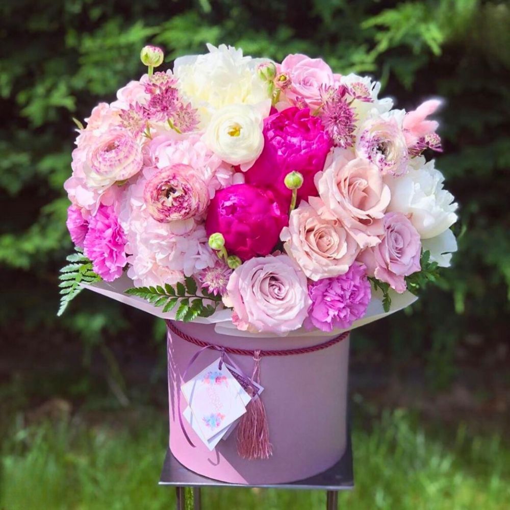 Set of 3, Round Flower/Gift Boxes with Lids, with Tassel Detail, Plastic Liner | W680