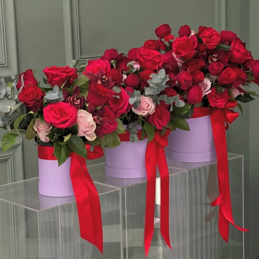 unikpackaging-round-flower-boxes-set-of-3-with-lids-W730-lilac Set of 3 Nested Round Flower Gift Boxes with Lids & Plastic Liners | Florist Hat Boxes | W730